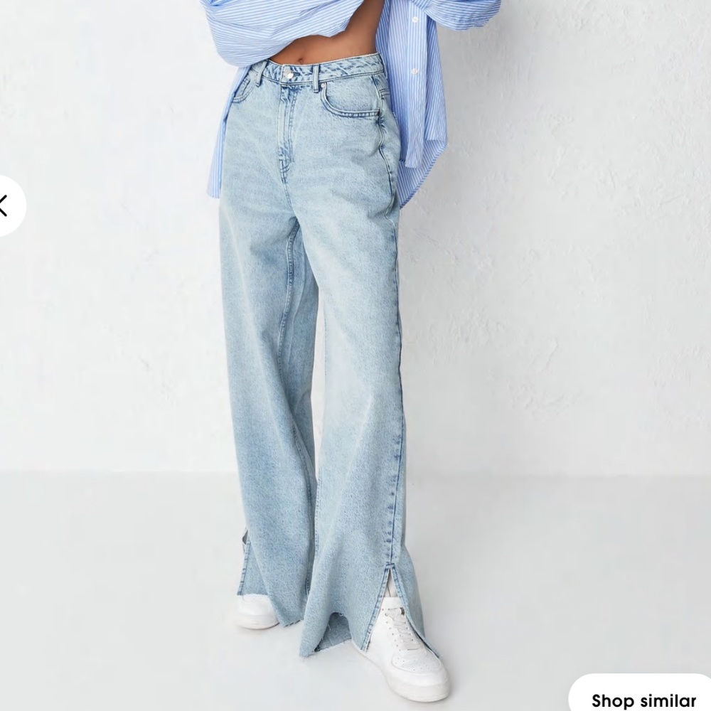 MISSGUIDED BLUE WASH RAW HEM STRAIGHT LEG JEANS